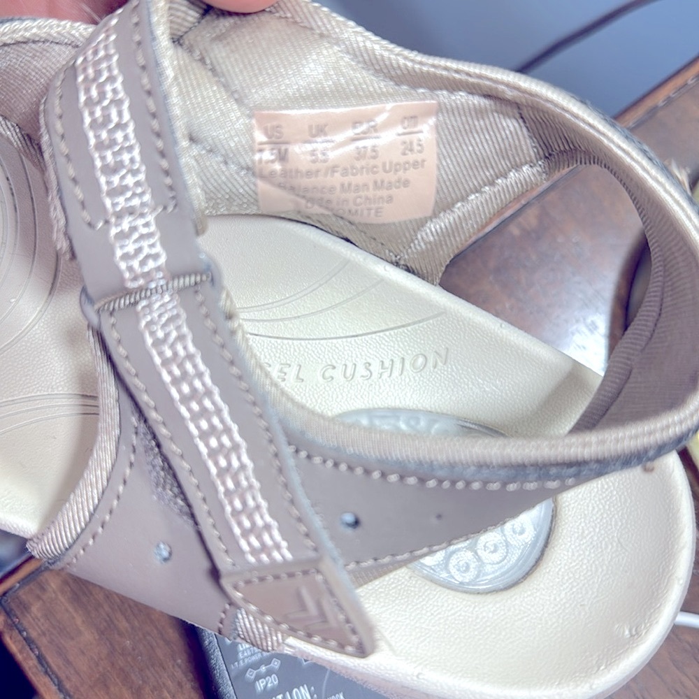 Dr Scholl’s Gel Cushion Women's Gray Sandals Size 7.5 Velcro Closure - Picture 10 of 10